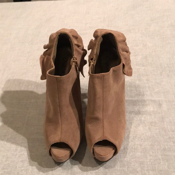 Qupid ruffle open toe 5” heels - Picture 2 of 8